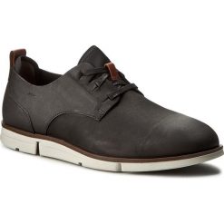 Półbuty CLARKS - Trigen LAce 261238427 Black Nubuck. Codzienne półbuty męskie Clarks. W wyprzedaży za 299.00 zł.