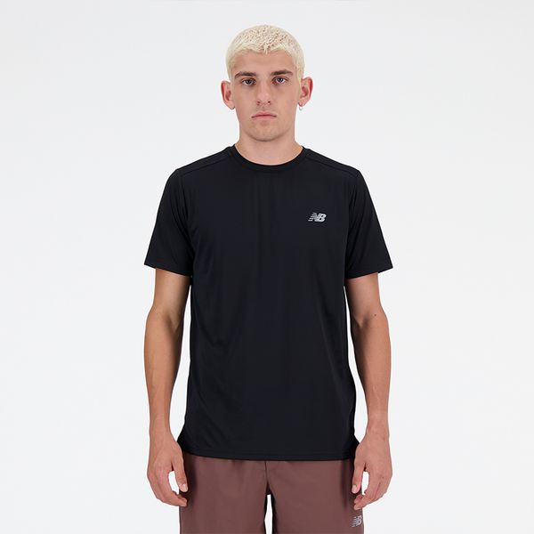 Koszulka męska New Balance MT41222BK – czarna. Czarne t-shirty sportowe męskie New Balance, m, bez wzorów, z materiału, sportowe, bez ramiączek. Za 149.99 zł.