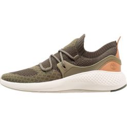 Timberland FLYROAM GO OXFORD Sneakersy niskie grape leaf. Buty sportowe na co dzień męskie marki Timberland. W wyprzedaży za 471.20 zł.