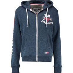 Superdry TRACKSTER ZIPHOOD Bluza rozpinana lake blue grit. Bluzy rozpinane męskie marki Superdry. W wyprzedaży za 350.10 zł.