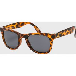 Vans - Okulary VN000UNKFZF1. Okulary przeciwsłoneczne męskie marki Vans. W wyprzedaży za 69.90 zł.