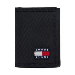 Portfel Tommy Jeans. Czarne portfele męskie Tommy Jeans, bez wzorów, z jeansu. Za 129.99 zł.