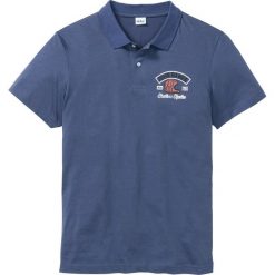 Shirt polo z nadrukiem bonprix indygo. Niebieskie koszulki polo męskie bonprix, m, bez wzorów, bez kołnierzyka, bez ramiączek. Za 44.99 zł.