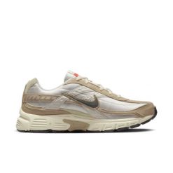NIKE INITIATOR ITS Sneakersy męskie. Brązowe buty do biegania męskie Nike, bez wzorów, z gumy, bez zapięcia, do biegania. Za 299.99 zł.