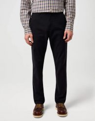 MESKIE SPODNIE WRANGLER REGULAR CHINO BLACK 112371029. Czarne spodnie na co dzień męskie Wrangler, bez wzorów, z materiału. Za 219.99 zł.