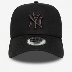 Czapka New Era Team Outline NYY Czarna. Czarne czapki męskie New Era, bez wzorów, sportowe. Za 126.86 zł.