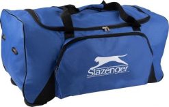 Slazenger TORBA SPORTOWA PODRÓŻNA Z KÓŁKAMI SLAZENGER NIEBIESKI. Niebieskie torby sportowe męskie Slazenger, bez wzorów. Za 144.29 zł.