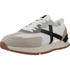 Buty MUNICH VERSATILE 32 Biały. Białe buty trekkingowe męskie Munich, bez wzorów, ze skóry, bez zapięcia, trekkingowe. Za 372.99 zł.