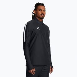 Bluza piłkarska męska Under Armour Challenger Pro 1/4 Zip. Czarne bluzy nierozpinane męskie Under Armour, m, bez wzorów, bez ramiączek, bez kaptura. Za 239.99 zł.
