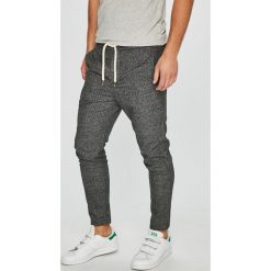 Only & Sons - Spodnie Linus. Spodnie na co dzień męskie marki Guess Jeans. W wyprzedaży za 139.90 zł.