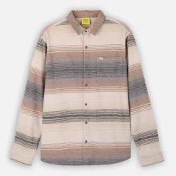 Koszula Oxbow Wild Rock. Koszule męskie OXBOW, m, bez wzorów, bez kołnierzyka, bez ramiączek. Za 317.25 zł.