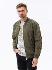 Kurtka męska bomberka - oliwkowy V2. Zielone kurtki męskie Ombre Clothing, m, bez wzorów, bez ramiączek, bez kaptura. W wyprzedaży za 119.99 zł.