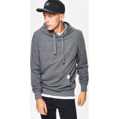 Bluza BASIC z kapturem - Szary. Bluzy nierozpinane męskie marki Cropp. Za 79.99 zł.