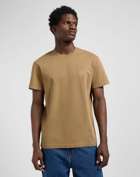 MESKA KOSZULKA LEE WW ESSENTIAL TEE DARK KHAKI 112370485. Brązowe t-shirty męskie Lee, l, bez wzorów, bez kołnierzyka, bez ramiączek. Za 79.99 zł.