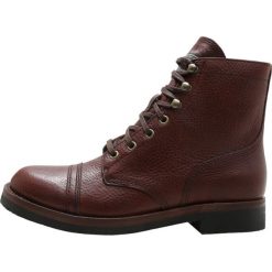 Polo Ralph Lauren SOFT MILLED PULL UP ENVILLE Botki sznurowane deep saddle tan. Buty zimowe męskie marki Polo Ralph Lauren. W wyprzedaży za 825.30 zł.