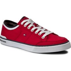 Tenisówki TOMMY HILFIGER - Harrington 5D2 FM0FM00543 Tango Red 611. Czerwone trampki męskie Tommy Hilfiger, bez wzorów, z gumy, eleganckie, bez zapięcia. Za 299.00 zł.