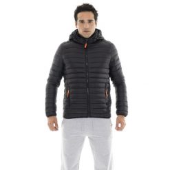 Kurtka puchowa z nylon z kaptur na co dzień. Czarne kurtki męskie LEONE 1947 APPAREL, bez wzorów, z nylonu, bez ramiączek, bez kaptura. W wyprzedaży za 294.70 zł.