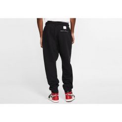 Spodnie męskie nike air jordan black cat fleece pants black. Czarne spodnie dresowe męskie Nike, bez wzorów, z dresówki. Za 399.00 zł.