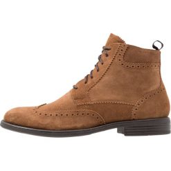 Vagabond SALVATORE Botki sznurowane cinnamon. Buty zimowe męskie marki Vagabond. W wyprzedaży za 535.20 zł.