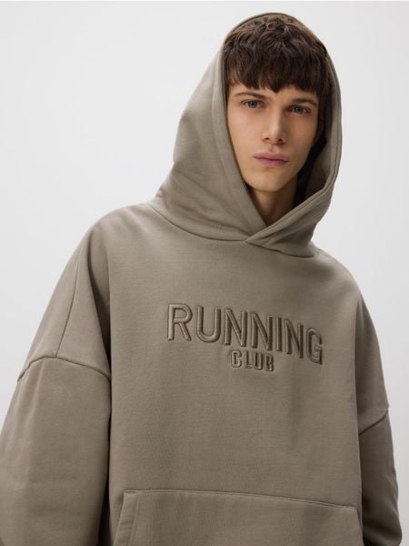 Bluza z haftem - jasnoszary. Szare bluzy nierozpinane męskie Reserved, l, bez wzorów, z bawełny, bez ramiączek, bez kaptura. Za 159.99 zł.