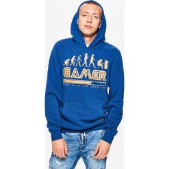 Bluza z nadrukiem kolekcja GAMERS - Granatowy. Bluzy nierozpinane męskie marki Cropp. W wyprzedaży za 69.99 zł.