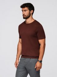 Męska klasyczna dzianinowa koszulka męska ze ściągaczami– ciepłobrązowa V4. Brązowe t-shirty męskie Ombre Clothing, m, bez wzorów, z dzianiny, bez kołnierzyka, bez ramiączek. W wyprzedaży za 119.99 zł.