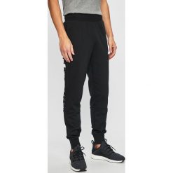 Puma - Spodnie. Długie spodnie sportowe męskie marki Puma. Za 199.90 zł.