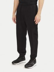 EA7 Emporio Armani Spodnie dresowe 7M000154 AF10432 UC001 Czarny Regular Fit. Czarne spodnie dresowe męskie EA7 Emporio Armani, bez wzorów, z bawełny. Za 259.99 zł.