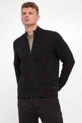 Sweter męski zapinany Jarono JOOP!. Swetry męskie JOOP!, bez wzorów, bez kołnierzyka, bez ramiączek. Za 779.00 zł.