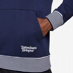 Bluza Nike Tottenham Hotspur NSW Club Hoodie FQ3006-424. Bluzy nierozpinane męskie Nike, m, bez wzorów, bez ramiączek, bez kaptura. Za 237.64 zł.