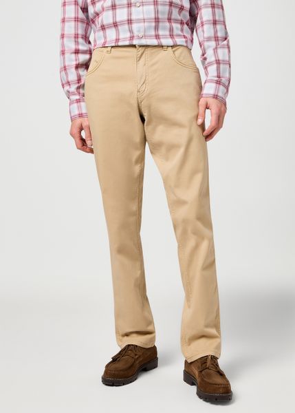 MESKIE SPODNIE MATERIALOWE WRANGLER GREENSBORO PLAZA TAUPE 112362345. Spodnie na co dzień męskie Wrangler, bez wzorów, z materiału. Za 219.99 zł.