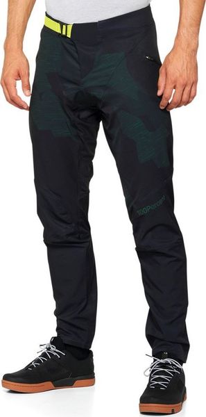 100% Spodnie męskie 100% AIRMATIC LE Pants black camo roz. 28 (EUR 42) (NEW 2022). Czarne szorty sportowe męskie 100%, bez wzorów. Za 547.92 zł.