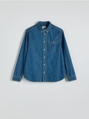 Jeansowa koszula regular fit - niebieski. Niebieskie koszule męskie Reserved, l, bez wzorów, z bawełny, bez kołnierzyka, bez ramiączek. W wyprzedaży za 79.99 zł.