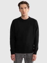 Bluza męska czarna Adamer 906. Czarne bluzy bez kaptura męskie Big Star, l, bez wzorów, z dresówki, bez kaptura. W wyprzedaży za 169.99 zł.