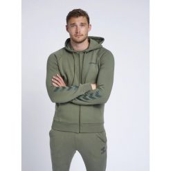 Bluza z kapturem Hummel hmlISAM. Zielone bluzy nierozpinane męskie HUMMEL, m, bez wzorów, sportowe, bez ramiączek, z kapturem. W wyprzedaży za 226.50 zł.