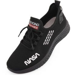 Czarne Sneakers NASA dla Mężczyzn - Rozmiar 45 z Projektem Kosmicznym. Czarne buty sportowe na co dzień męskie NASA, m, bez wzorów, z syntetyku, eleganckie, bez ramiączek, bez kaptura. Za 208.99 zł.