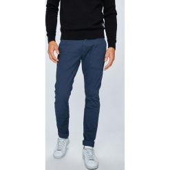 Pepe Jeans - Spodnie James. Spodnie na co dzień męskie marki Pepe Jeans. W wyprzedaży za 299.90 zł.