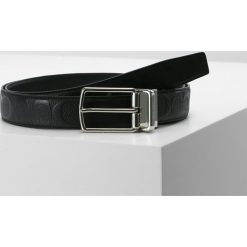 Coach MODERN HARNESS CUTTOSIZE REVERSIBLE SIGNATURE BELT Pasek black/black. Paski męskie Coach. W wyprzedaży za 517.30 zł.