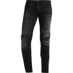 Chasin' JULIAN Jeansy Slim Fit black. Czarne jeansy męskie Chasin', z bawełny. W wyprzedaży za 407.20 zł.