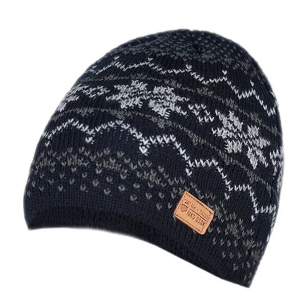 Czapka Zimowa, Granatowa w Śnieżki, Ciepła, Podszyta Polarem, Męska -Pako Jeans. Niebieskie czapki męskie Pako Jeans, na jesień, bez wzorów, z jeansu. Za 45.00 zł.