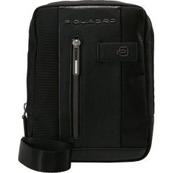 Piquadro Torba na ramię black. Torby męskie na ramię marki Piquadro. Za 589.00 zł.
