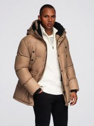 Długa męska kurtka puffer z zapinanymi kieszeniami – brązowa V2 - Rozmiar: M. Brązowe kurtki męskie Ombre Clothing, m, z aplikacjami, z materiału, bez ramiączek. W wyprzedaży za 249.99 zł.