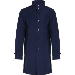 Club Monaco MAC Krótki płaszcz navy. Płaszcze męskie marki Club Monaco. W wyprzedaży za 986.30 zł.