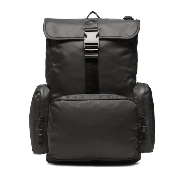 Plecak Calvin Klein Jeans. Czarne plecaki męskie Calvin Klein Jeans, bez wzorów, z jeansu. Za 539.99 zł.