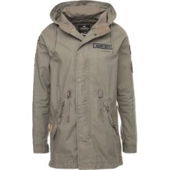Superdry ROOKIE AVIATOR PATCHED Parka aged olive. Parki męskie marki Superdry. W wyprzedaży za 383.40 zł.