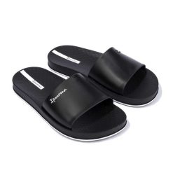 Klapki Ipanema Slide Unisex. Czarne klapki i japonki męskie Ipanema, bez wzorów. Za 69.99 zł.