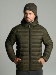 Pikowana kurtka puffer z kapturem - zielony. Zielone kurtki męskie Sinsay, l, bez wzorów, bez ramiączek, z kapturem. Za 89.99 zł.