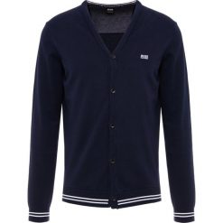 BOSS ATHLEISURE ZUREX Kardigan navy. Niebieskie kardigany męskie BOSS ATHLEISURE, z bawełny. Za 629.00 zł.