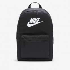 Plecak sportowy młodzieżówy Nike Heritage. Czarna plecaki męskie Nike, bez wzorów. Za 131.99 zł.