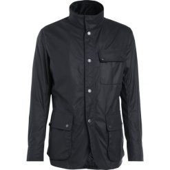 Barbour CONNEL Kurtka przejściowa navy. Kurtki męskie Barbour. W wyprzedaży za 873.95 zł.